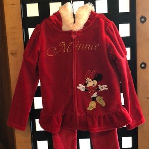 Adorable Minnie Mouse velour set